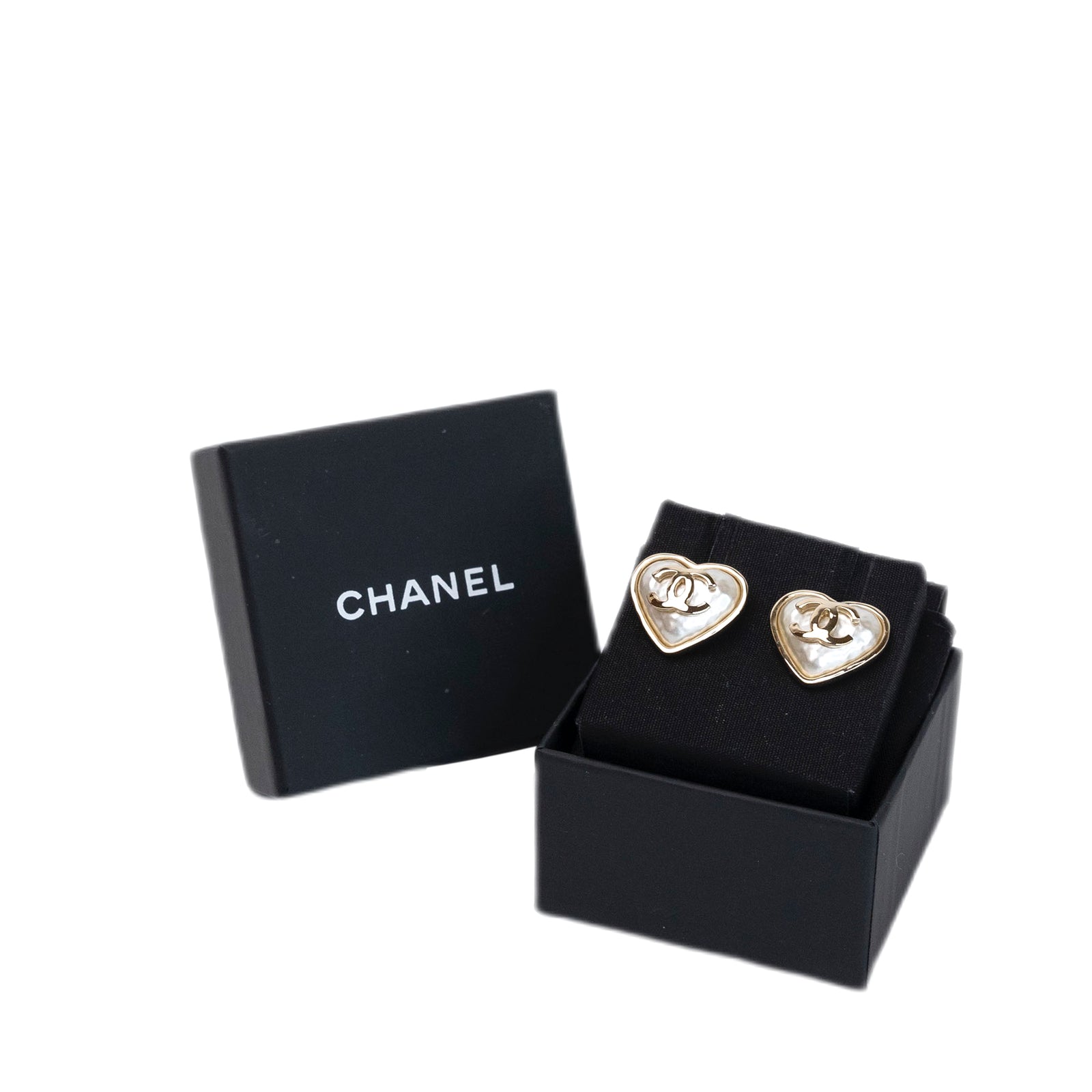 CHANEL PEARL CC HEART EARRINGS LGHW