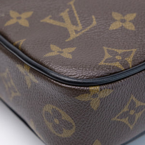 LOUIS VUITTON CHRISTOPHER WEARABLE WALLET MONOGRAM BLACK HARDWARE (MICROCHIP)