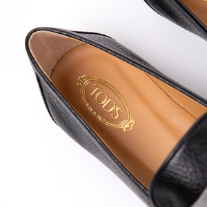 TOD'S BLACK LEATHER LOAFERS SIZE 37