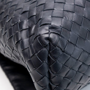 BOTTEGA VENETA INTRECCIATO MESSENGER BAG BLACK BLACK HARDWARE