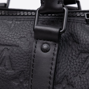 LOUIS VUITTON KEEPALL BANDOULIERE 25 MONOGRAM BLACK TAURILLON LEATHER BLACK HARDWARE
