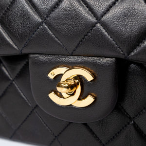 CHANEL VINTAGE MEDIUM CLASSIC FLAP LAMB SKIN GHW