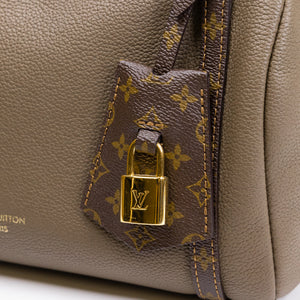 LOUIS VUITTON IVORY CALFSKIN EXPRESS PM SHOULDER BAG GHW