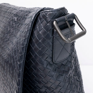BOTTEGA VENETA INTRECCIATO MESSENGER BAG BLACK BLACK HARDWARE
