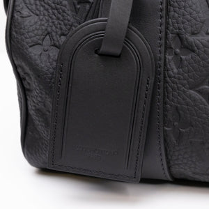 LOUIS VUITTON KEEPALL BANDOULIERE 25 MONOGRAM BLACK TAURILLON LEATHER BLACK HARDWARE (MICROCHIP)