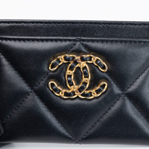 CHANEL 19 CARD HOLDER BLACK QUILTED LAMBSKIN GHW