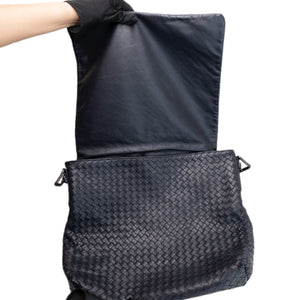 BOTTEGA VENETA INTRECCIATO MESSENGER BAG BLACK BLACK HARDWARE