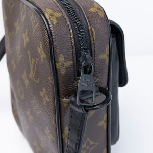 LOUIS VUITTON CHRISTOPHER WEARABLE WALLET MONOGRAM BLACK HARDWARE (MICROCHIP)