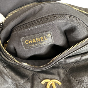 CHANEL 22C HOBO BLACK GHW