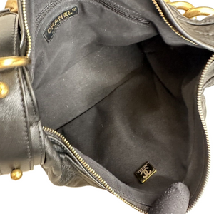 CHANEL 22C HOBO BLACK GHW