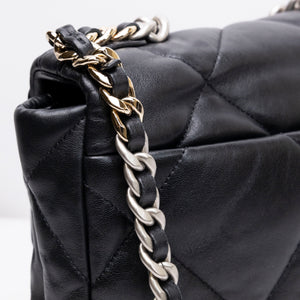 CHANEL SMALL 19 BAG LAMBSKIN BLACK MULTICOLOUR HARDWARE (MICROCHIP)
