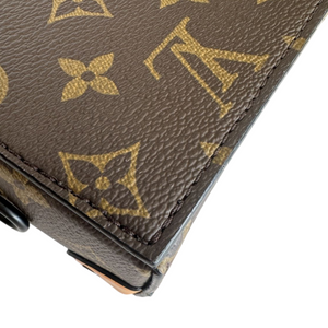 LOUIS VUITTON STEAMER WEARABLE WALLET