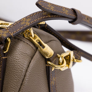 LOUIS VUITTON IVORY CALFSKIN EXPRESS PM SHOULDER BAG GHW