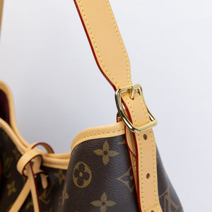 LOUIS VUITTON CARRYALL PM MONOGRAM CANVAS GHW (MICROCHIP)