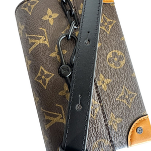 LOUIS VUITTON STEAMER WEARABLE WALLET