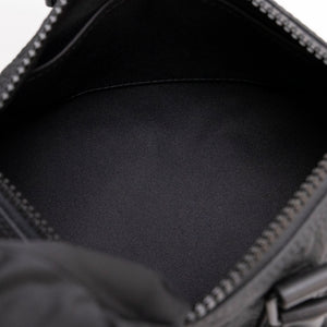 LOUIS VUITTON KEEPALL BANDOULIERE 25 MONOGRAM BLACK TAURILLON LEATHER BLACK HARDWARE (MICROCHIP)