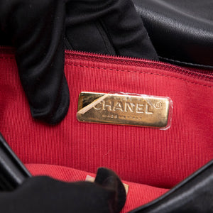 CHANEL SMALL 19 BAG LAMBSKIN BLACK MULTICOLOUR HARDWARE (MICROCHIP)