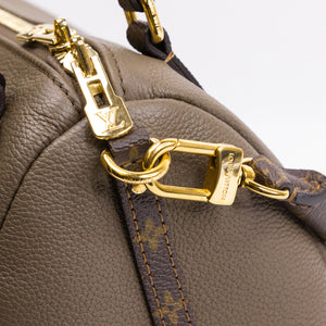LOUIS VUITTON IVORY CALFSKIN EXPRESS PM SHOULDER BAG GHW