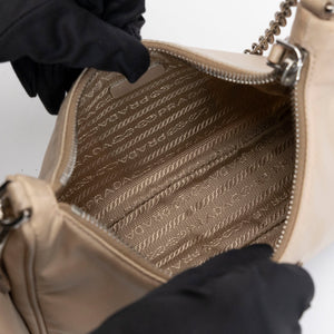 PRADA RE-EDITION 2005 SHOULDER BAG RE-NYLON BEIGE SHW