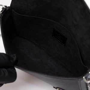 LOUIS VUITTON FELICIE POCHETTE BLACK EPI LEATHER SHW