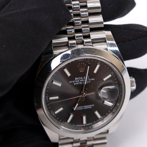ROLEX DATEJUST 41 REF. 126300 SLATE DIAL SMOOTH BEZEL JUBILEE (2025)