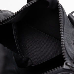 LOUIS VUITTON KEEPALL BANDOULIERE 25 MONOGRAM BLACK TAURILLON LEATHER BLACK HARDWARE