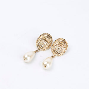 CHANEL PEARL DROP EARRINGS WITH CRYSTALS GHW