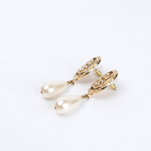 CHANEL PEARL DROP EARRINGS WITH CRYSTALS GHW