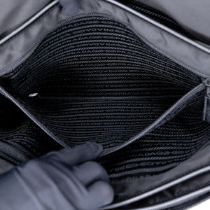 PRADA MESSENGER BAG BLACK SHW