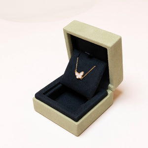 VAN CLEEF & ARPELS SWEET BUTTERFLIES BRACELET 18K YELLOW GOLD/ MOTHER OF PEARL