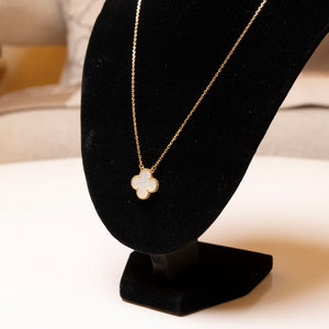 VAN CLEEF & ARPELS SWEET ALHAMBRA PENDANT WHITE MOTHER OF PEARL YELLOW GOLD