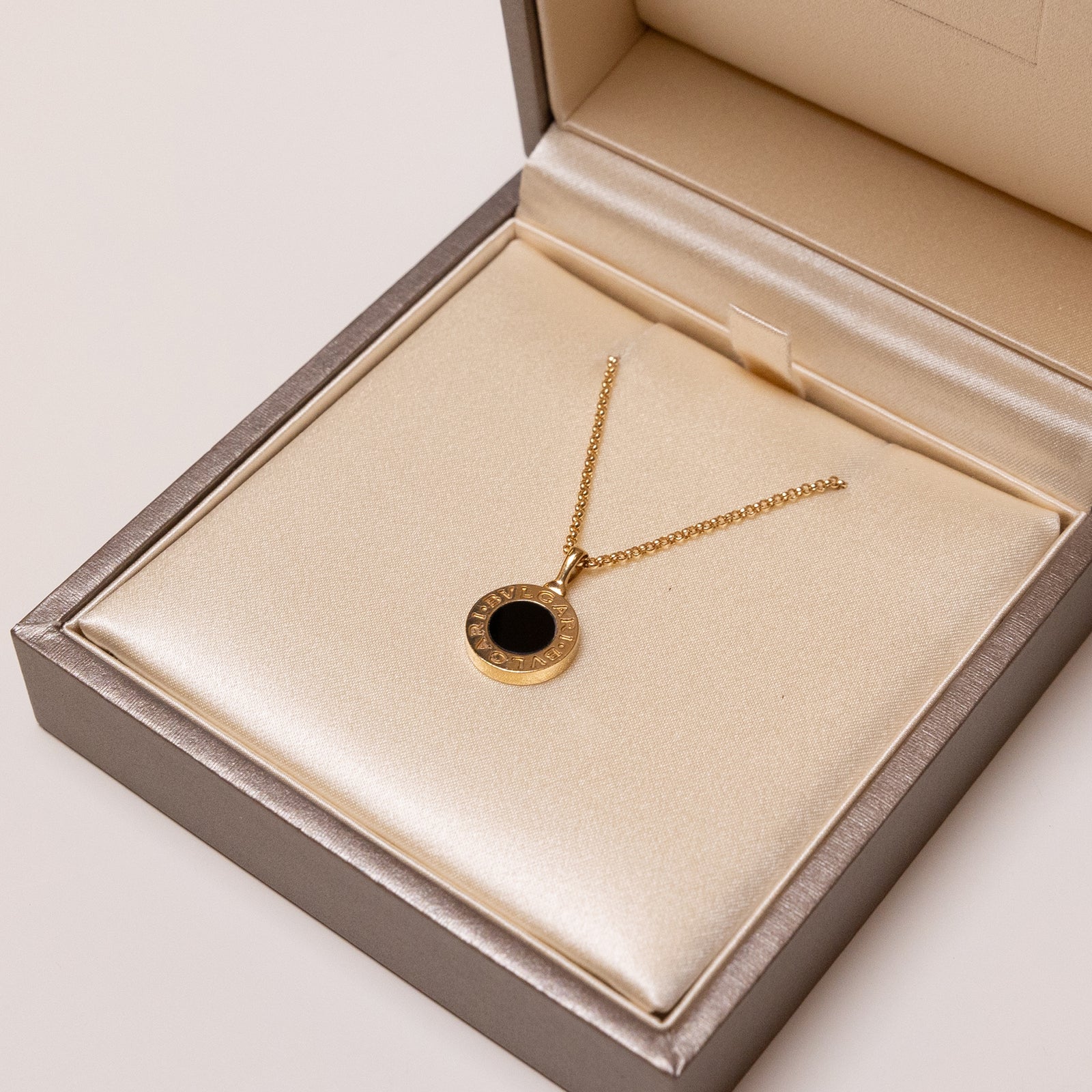 BVLGARI 18K YELLOW GOLD NECKLACE WITH ONYX