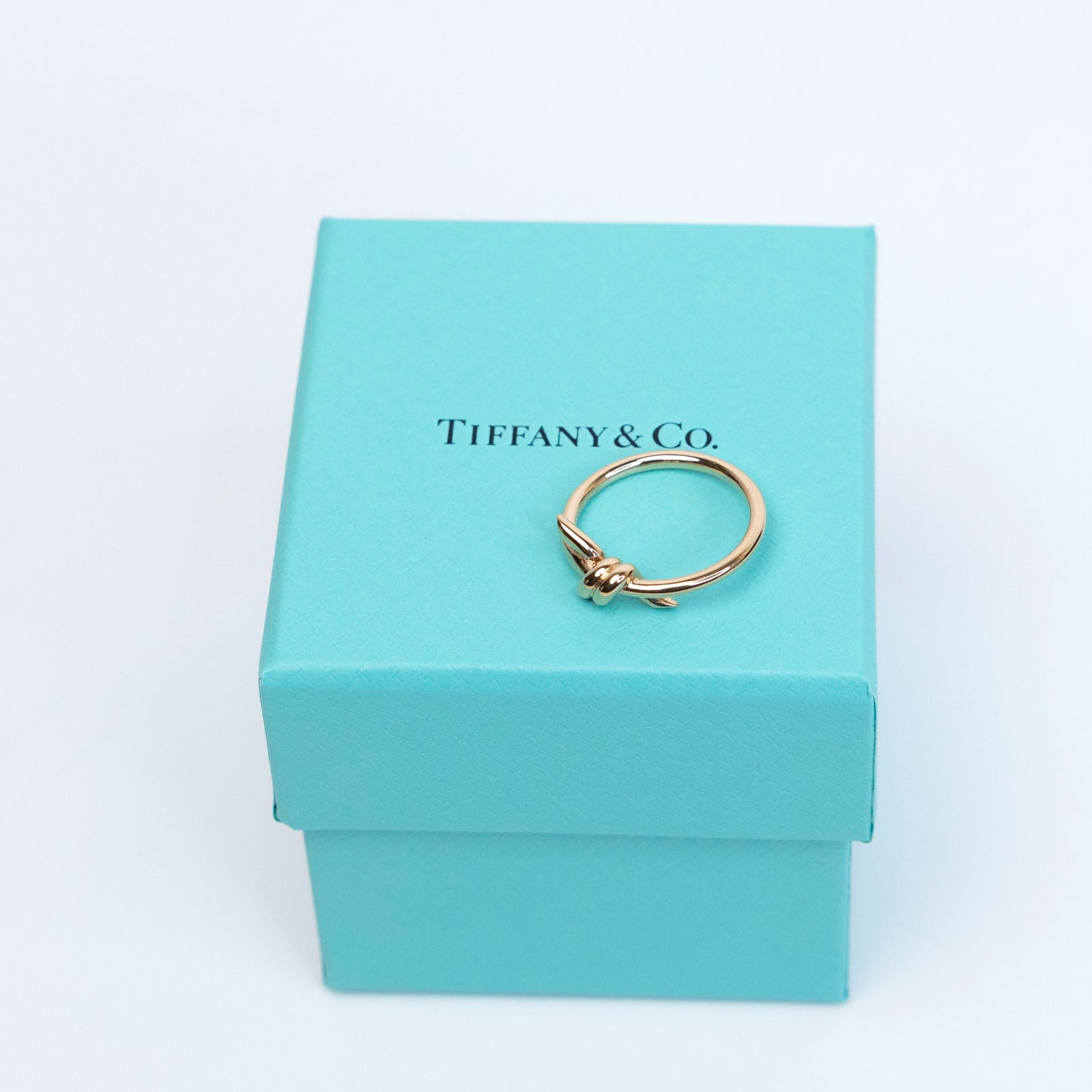 TIFFANY & CO. KNOT 18K YELLOW GOLD RING