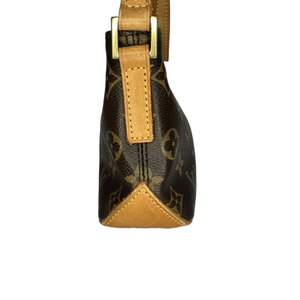 LOUIS VUITTON TROTTEUR LEATHER SHOULDER BAG M51240