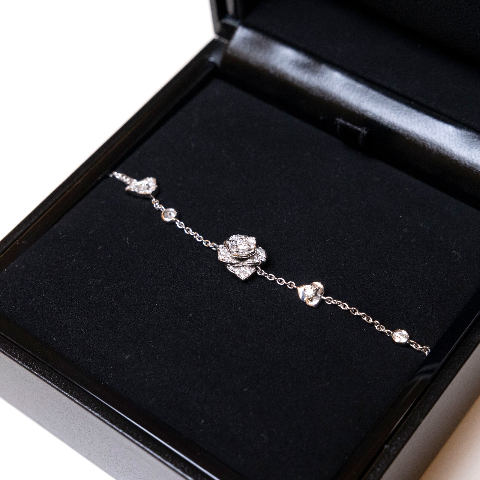 PIAGET 18K WHITE GOLD DIAMOND ROSE BRACELET