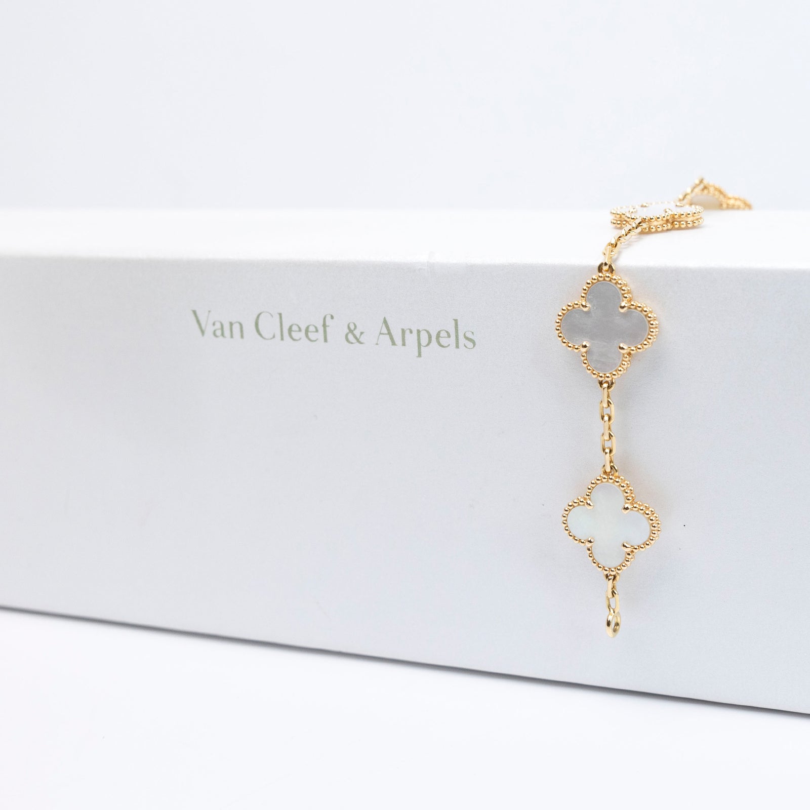 VAN CLEEF & ARPELS VINTAGE ALHAMBRA BRACELET , 5 MOTIFS , 18K YELLOW GOLD , MOTHER OF PEARL