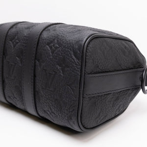 LOUIS VUITTON KEEPALL BANDOULIERE 25 MONOGRAM BLACK TAURILLON LEATHER BLACK HARDWARE (MICROCHIP)