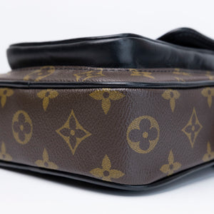 LOUIS VUITTON CHRISTOPHER WEARABLE WALLET MONOGRAM BLACK HARDWARE (MICROCHIP)