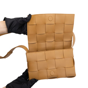 BOTTEGA VENETA TAN INTRECCIATO LEATHER CASSETTE CROSSBODY BAG GHW