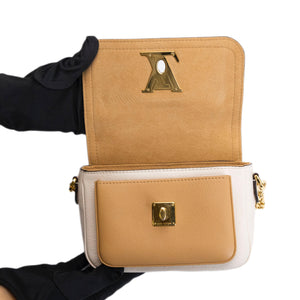 LOUIS VUITTON LOCKME TENDER GRAINED CALFSKIN BEIGE MULTICOLOUR GHW (MICROCHIP)