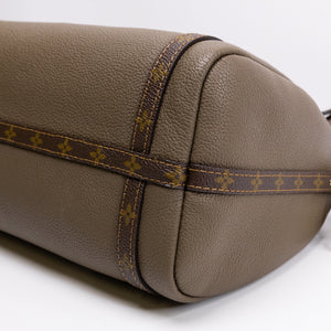 LOUIS VUITTON IVORY CALFSKIN EXPRESS PM SHOULDER BAG GHW