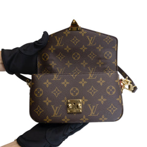 LOUIS VUITTON POCHETTE METIS EAST WEST MONOGRAM CANVAS GHW (MICROCHIP)