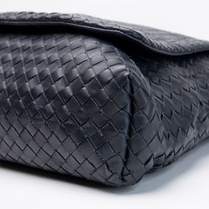 BOTTEGA VENETA INTRECCIATO MESSENGER BAG BLACK BLACK HARDWARE