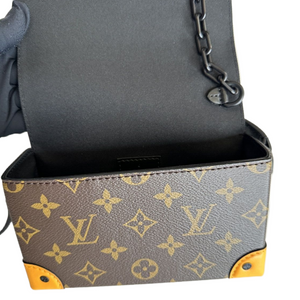 LOUIS VUITTON STEAMER WEARABLE WALLET