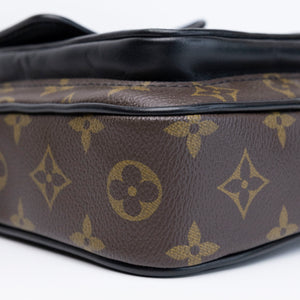 LOUIS VUITTON CHRISTOPHER WEARABLE WALLET MONOGRAM BLACK HARDWARE (MICROCHIP)