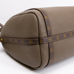 LOUIS VUITTON IVORY CALFSKIN EXPRESS PM SHOULDER BAG GHW
