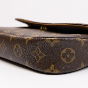 LOUIS VUITTON IVY WALLET ON CHAIN MONOGRAM CANVAS GHW