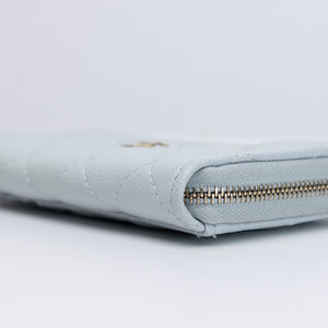 CHANEL CLASSIC ZIPPED CARD HLDER QUILTED GRAINED CALFSKIN LIGHT BLUE GHW