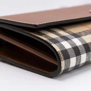 BURBERRY HANNAH WALLET ON CHAIN CALFSKIN / CANVAS GHW