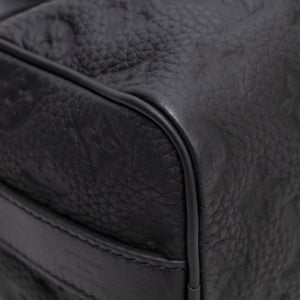 LOUIS VUITTON KEEPALL BANDOULIERE 25 MONOGRAM BLACK TAURILLON LEATHER BLACK HARDWARE (MICROCHIP)